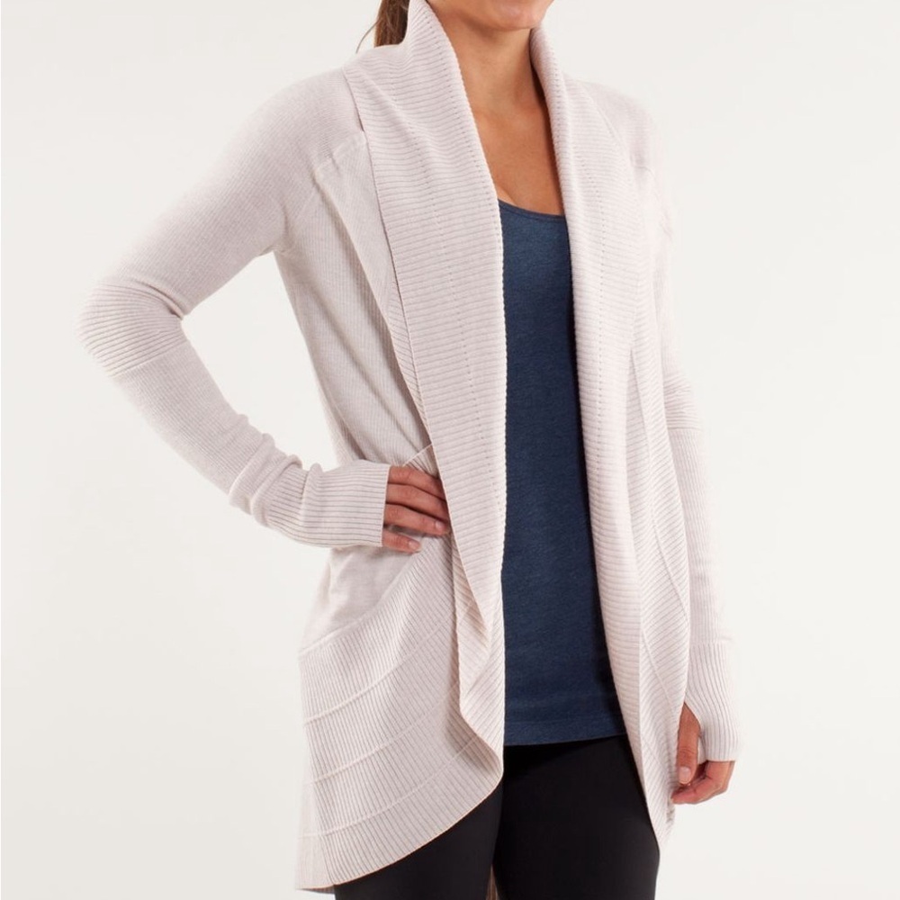 LULULEMON Women’s Blush Pink Transformation Wrap heathered dune/white size: 6